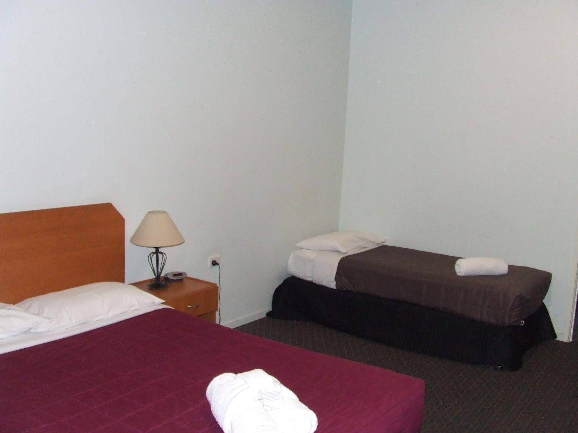 Harbour City Motel Гладстон Екстериор снимка