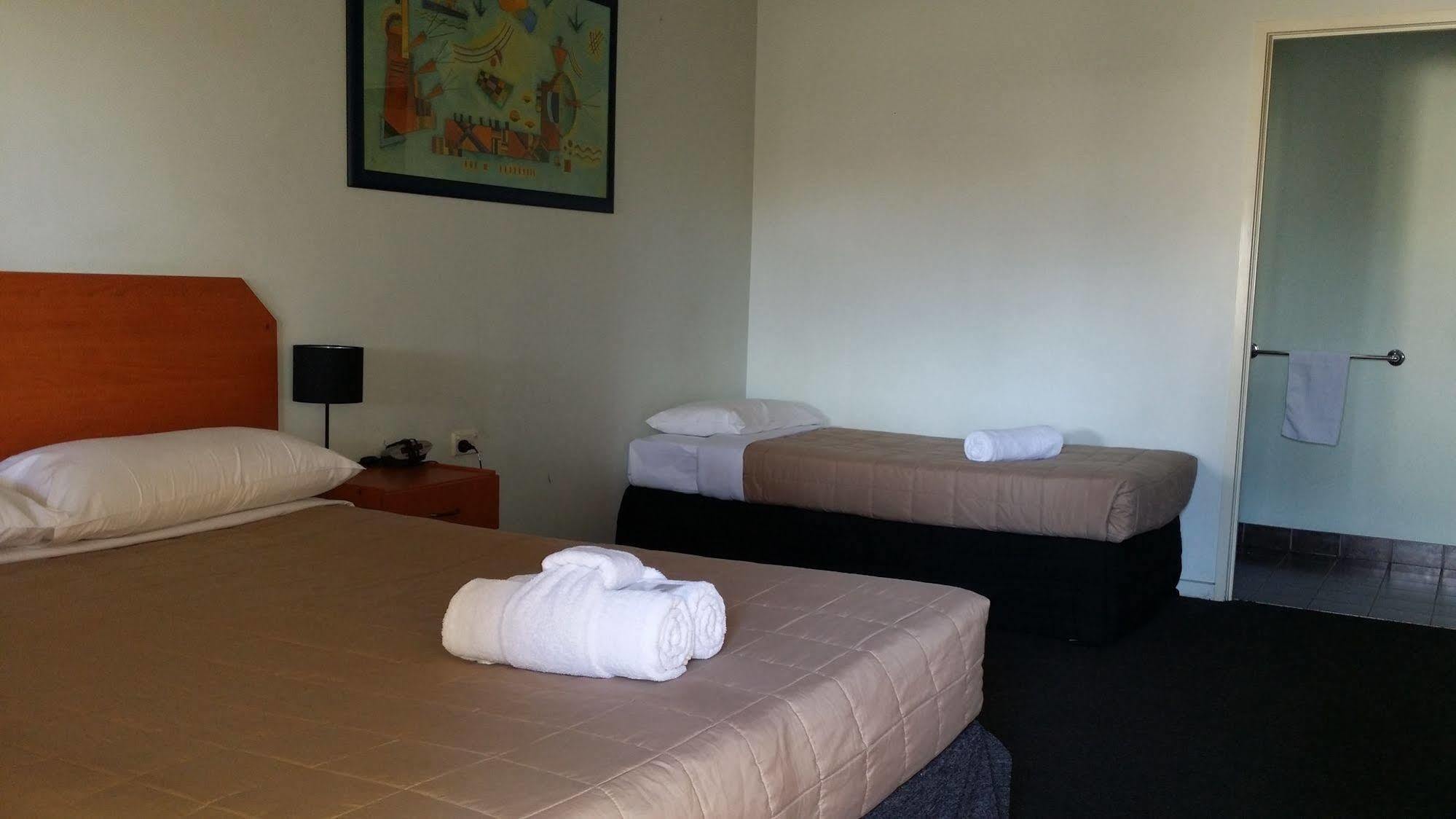 Harbour City Motel Гладстон Екстериор снимка